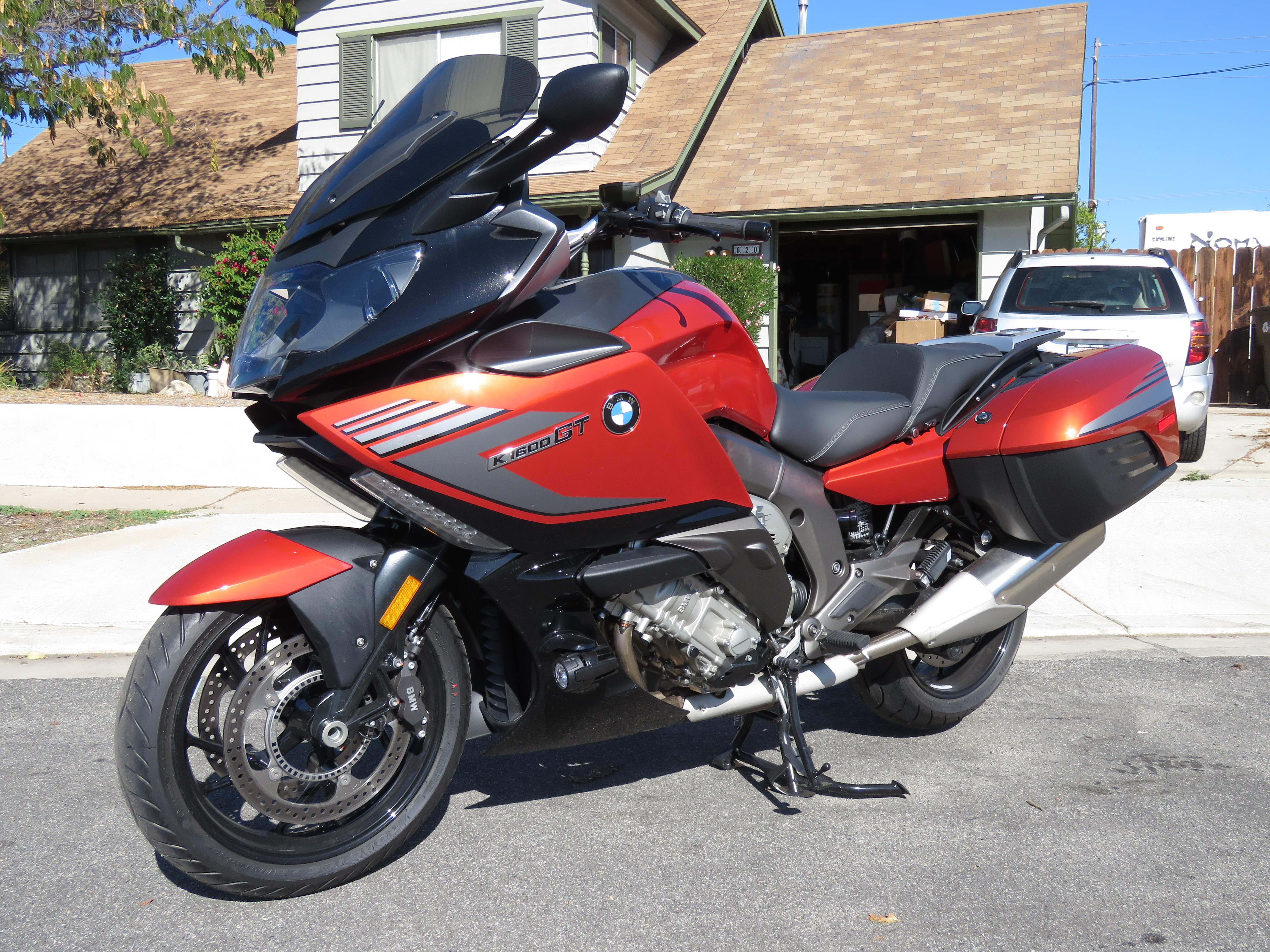 BMW K1600GT Front Left